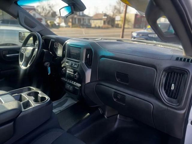 2022 Chevrolet Silverado 1500 4WD Crew Cab Short Bed Custom