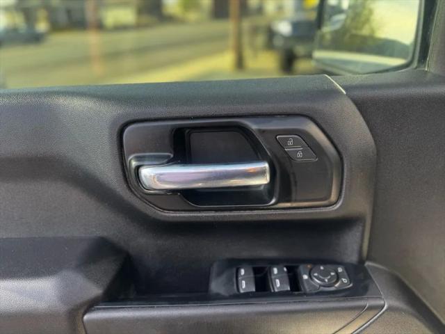 2022 Chevrolet Silverado 1500 4WD Crew Cab Short Bed Custom