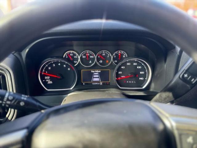 2022 Chevrolet Silverado 1500 4WD Crew Cab Short Bed Custom