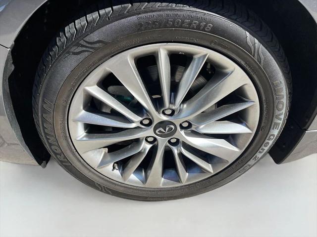 2022 INFINITI Q50 LUXE
