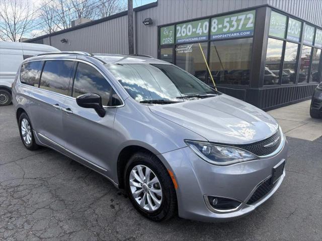 2018 Chrysler Pacifica Touring L for sale in Larwill, IN