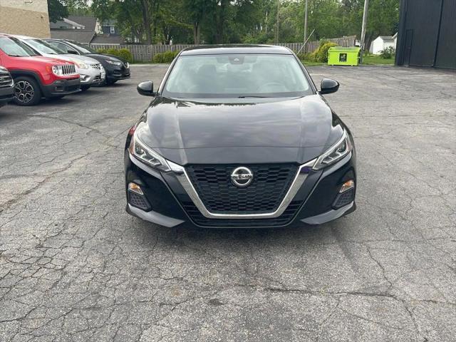 2022 Nissan Altima SV FWD for sale in Larwill, IN