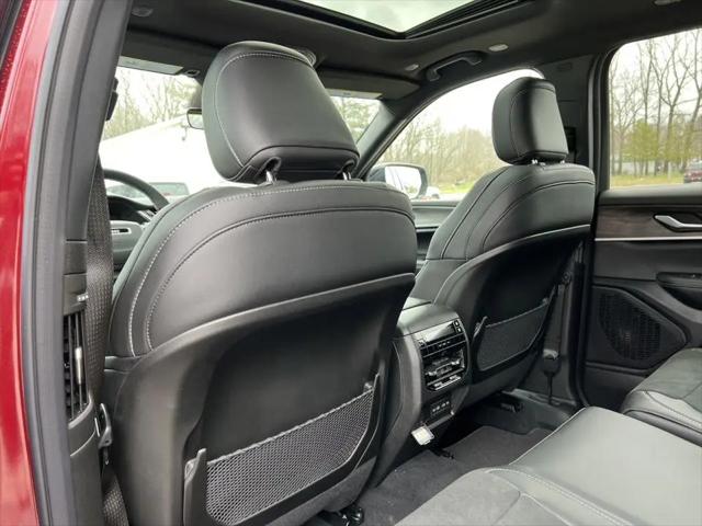 2026 Jeep Grand Cherokee L Altitude 4x4