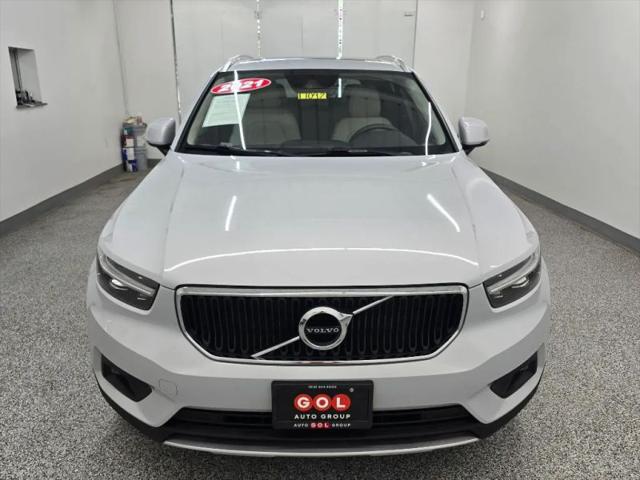 2021 Volvo XC40 T5 Momentum