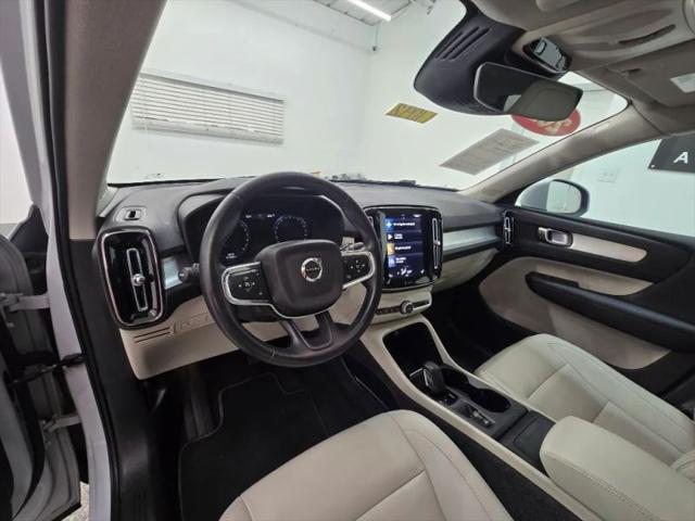 2021 Volvo XC40 T5 Momentum