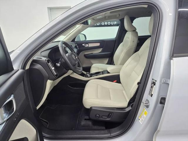 2021 Volvo XC40 T5 Momentum