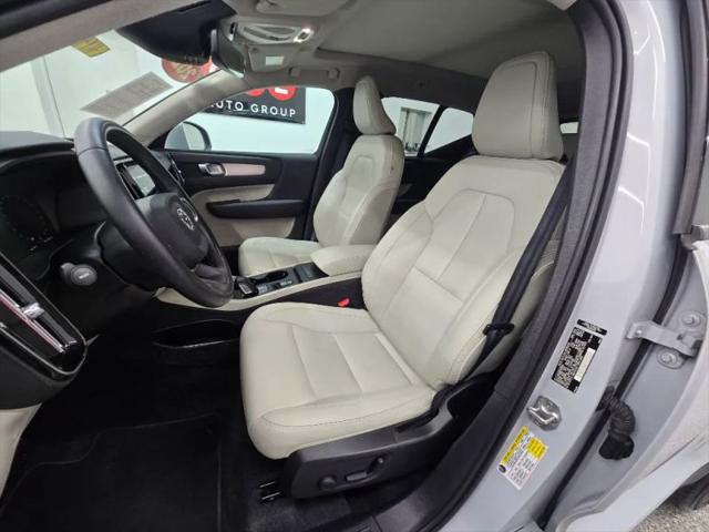 2021 Volvo XC40 T5 Momentum