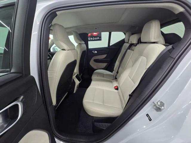 2021 Volvo XC40 T5 Momentum