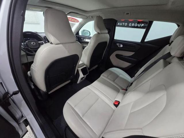 2021 Volvo XC40 T5 Momentum