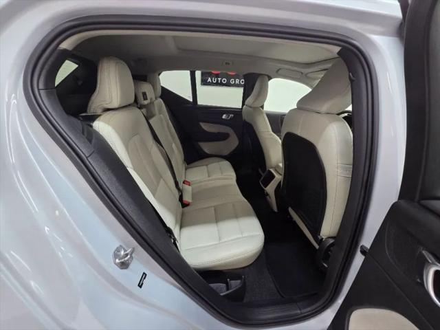 2021 Volvo XC40 T5 Momentum