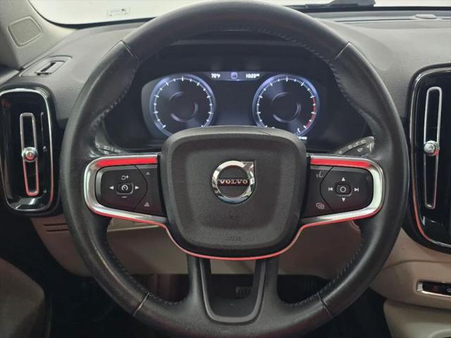 2021 Volvo XC40 T5 Momentum