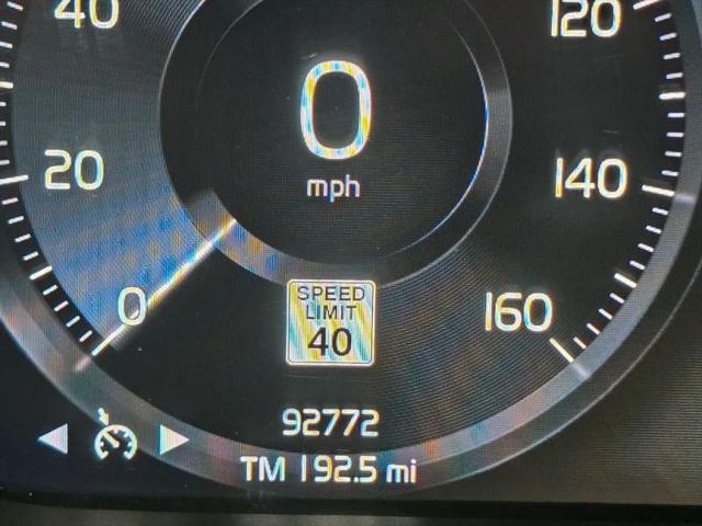 2021 Volvo XC40 T5 Momentum