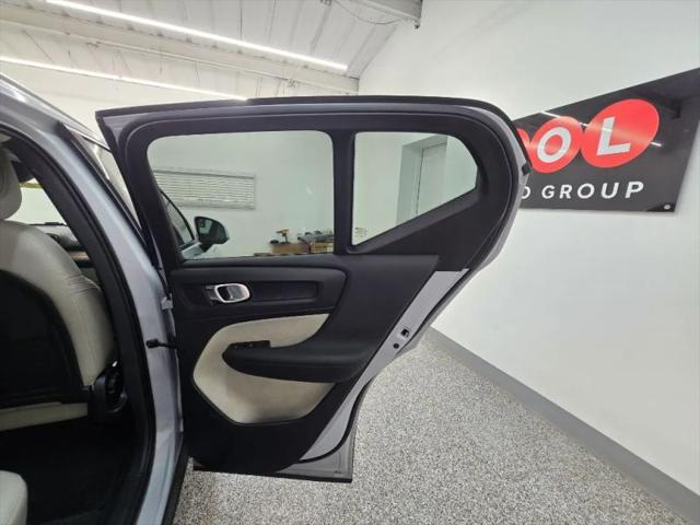 2021 Volvo XC40 T5 Momentum