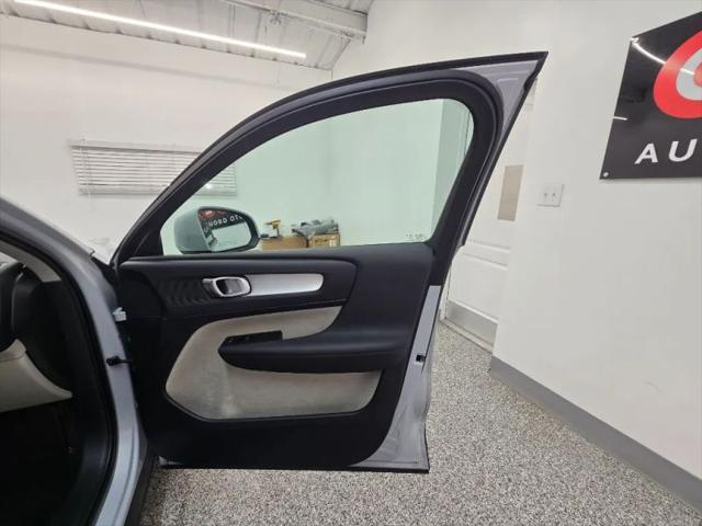 2021 Volvo XC40 T5 Momentum