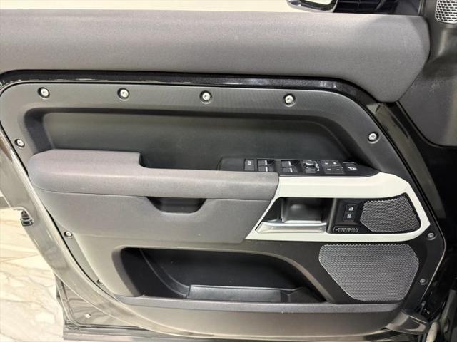 2022 Land Rover Defender 110 X-Dynamic SE