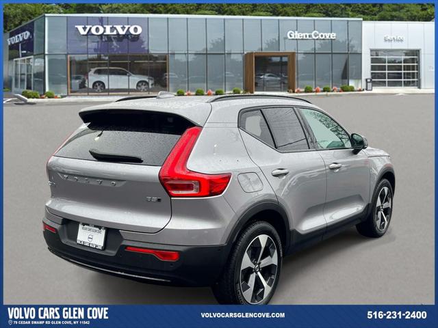 2026 Volvo XC40 Plus, B5 AWD Gas (mild hybrid), Dark