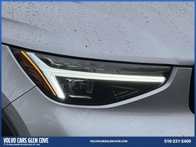 2026 Volvo XC40 Plus, B5 AWD Gas (mild hybrid), Dark
