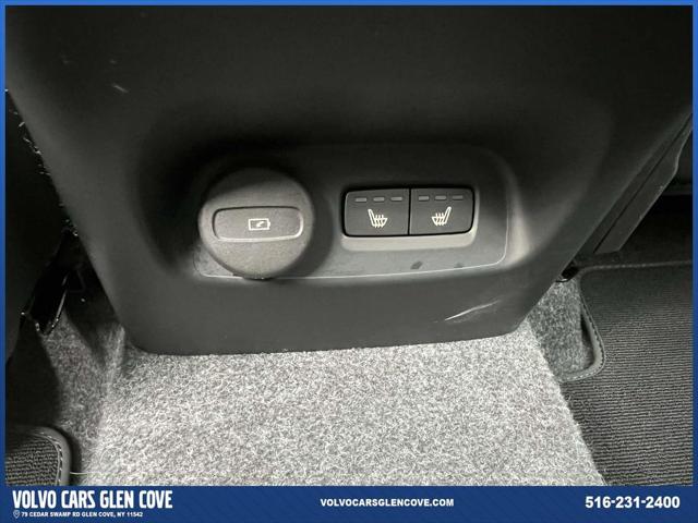 2026 Volvo XC40 Plus, B5 AWD Gas (mild hybrid), Dark