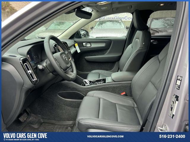 2026 Volvo XC40 Plus, B5 AWD Gas (mild hybrid), Dark