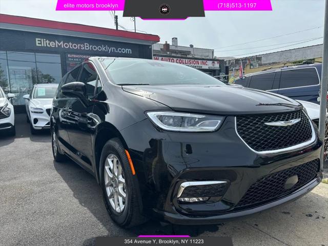 2025 Chrysler Pacifica Select for sale in Brooklyn, NY
