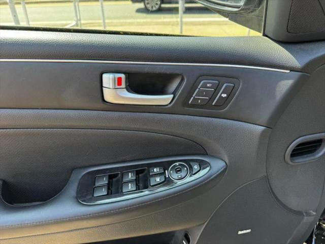 2012 Hyundai Genesis 3.8