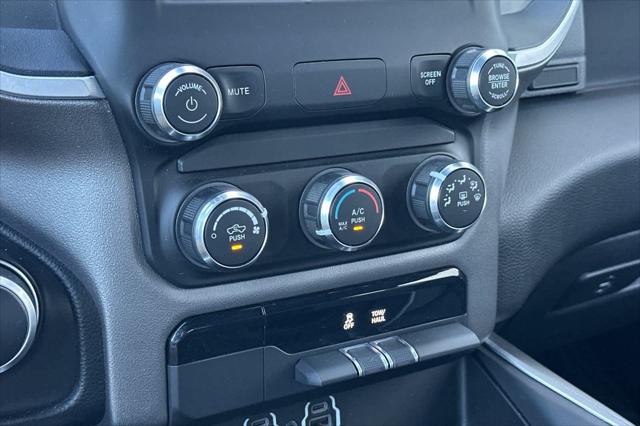 2020 Ram 1500 Big Horn Crew Cab 4x4 5'7" Box