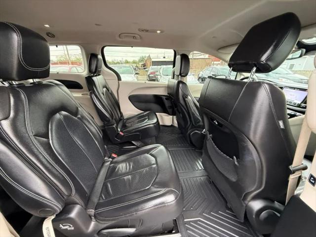 2022 Chrysler Pacifica Touring L