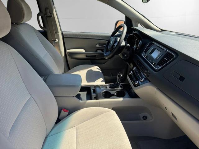 2016 Kia Sedona LX