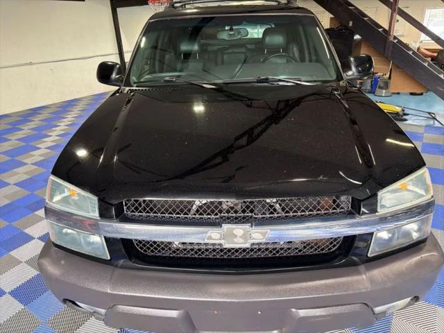 2003 Chevrolet Avalanche Base
