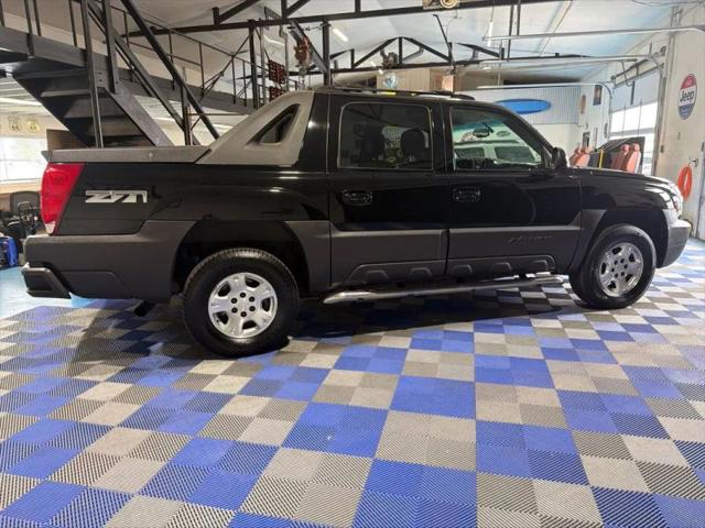 2003 Chevrolet Avalanche Base