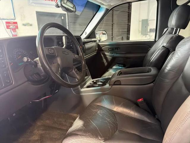 2003 Chevrolet Avalanche Base