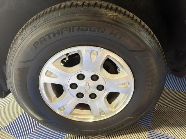 2003 Chevrolet Avalanche Base