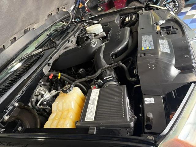2003 Chevrolet Avalanche Base
