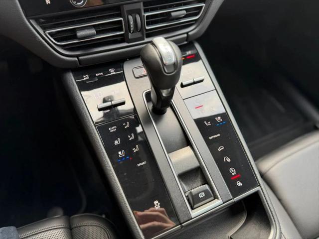 2023 Porsche Macan T