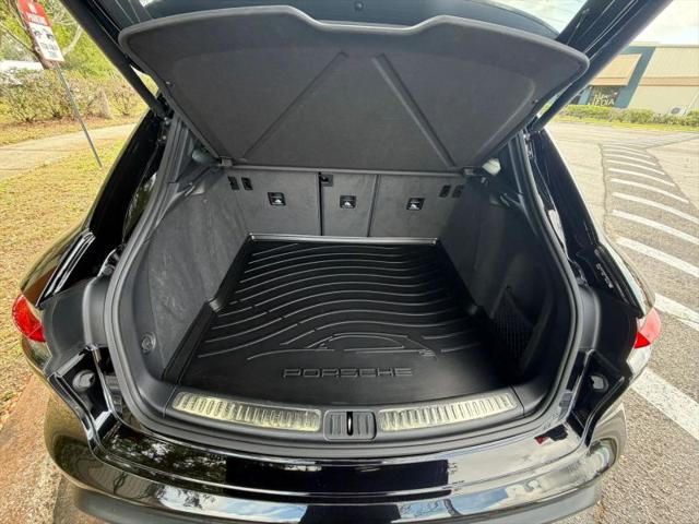 2023 Porsche Macan T