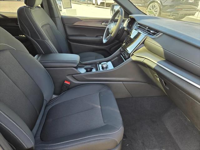 2026 Jeep Grand Cherokee L Altitude 4x2