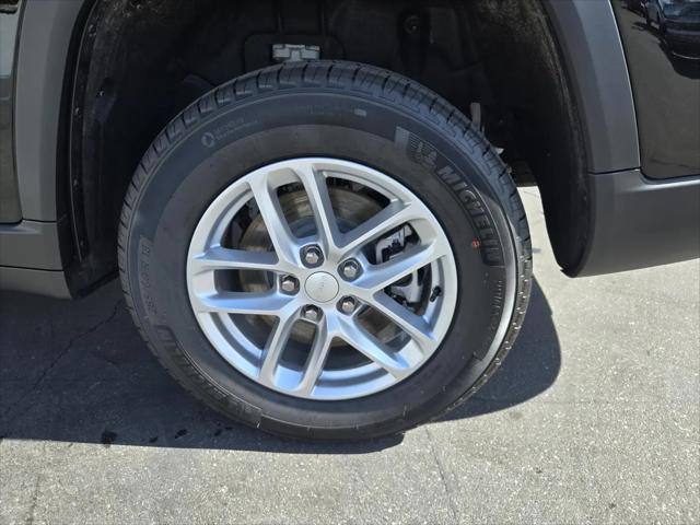 2026 Jeep Grand Cherokee L Altitude 4x2