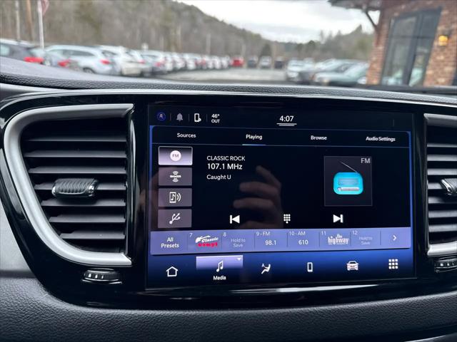 2022 Chrysler Pacifica Touring L