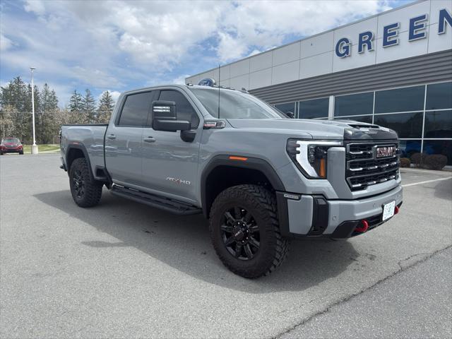 2025 GMC Sierra 2500HD 4WD Crew Cab Standard Bed AT4