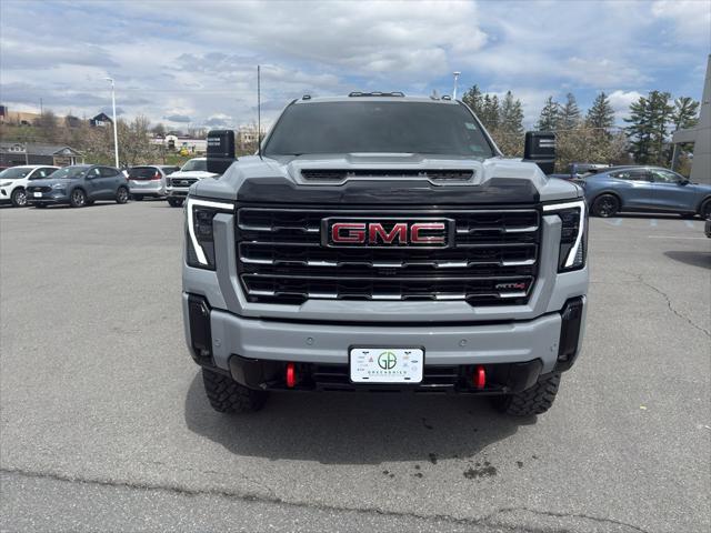2025 GMC Sierra 2500HD 4WD Crew Cab Standard Bed AT4