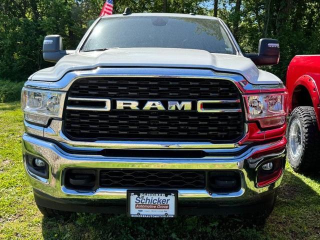 2024 Ram 3500 Big Horn Crew Cab 4x4 8' Box