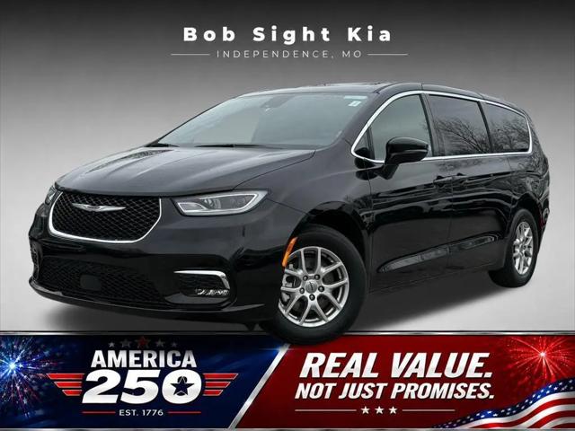 2025 Chrysler Pacifica Select for sale in Independence, MO