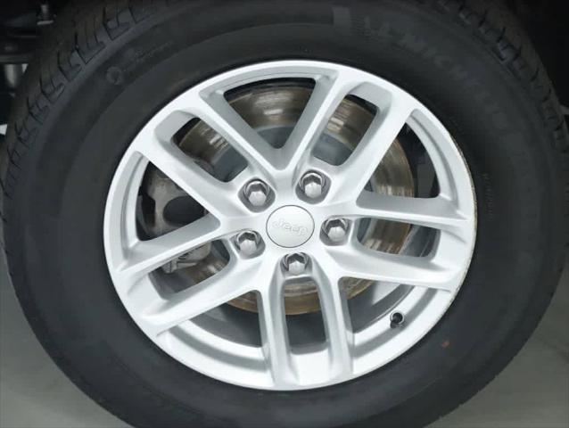 2023 Jeep Grand Cherokee L Laredo 4x4