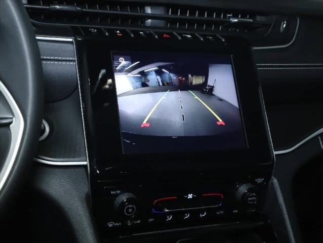 2023 Jeep Grand Cherokee L Laredo 4x4