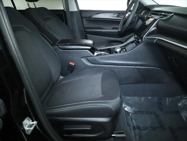 2023 Jeep Grand Cherokee L Laredo 4x4