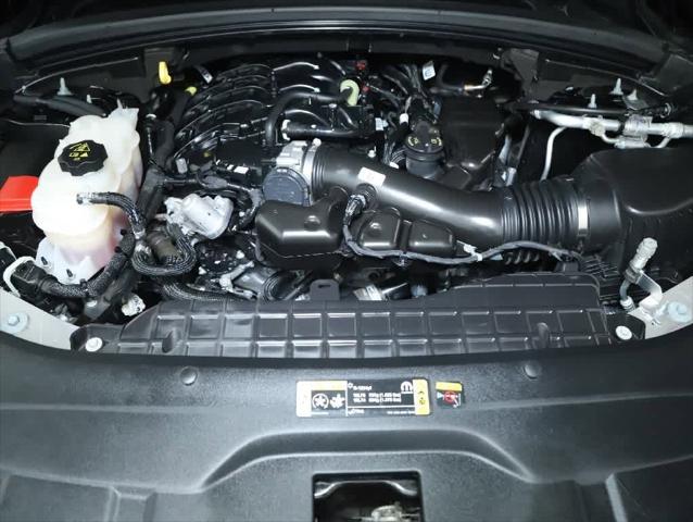 2023 Jeep Grand Cherokee L Laredo 4x4