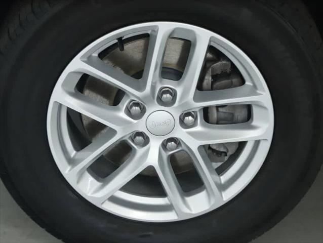 2023 Jeep Grand Cherokee L Laredo 4x4