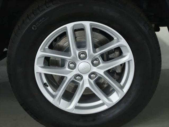2023 Jeep Grand Cherokee L Laredo 4x4