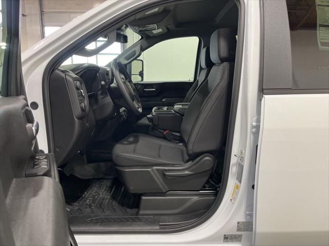 2026 Chevrolet Silverado 3500HD Crew Cab, Long Bed, WT Dual Rear Wheel, RWD