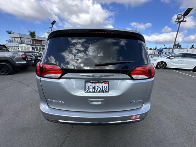 2018 Chrysler Pacifica Hybrid Limited